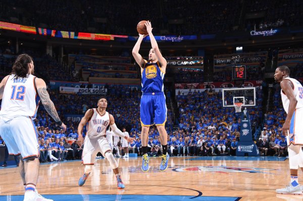 本信选配 9年前的今天：“G6汤”上线！汤普森狂飙11粒三分率勇士在西决击败雷霆