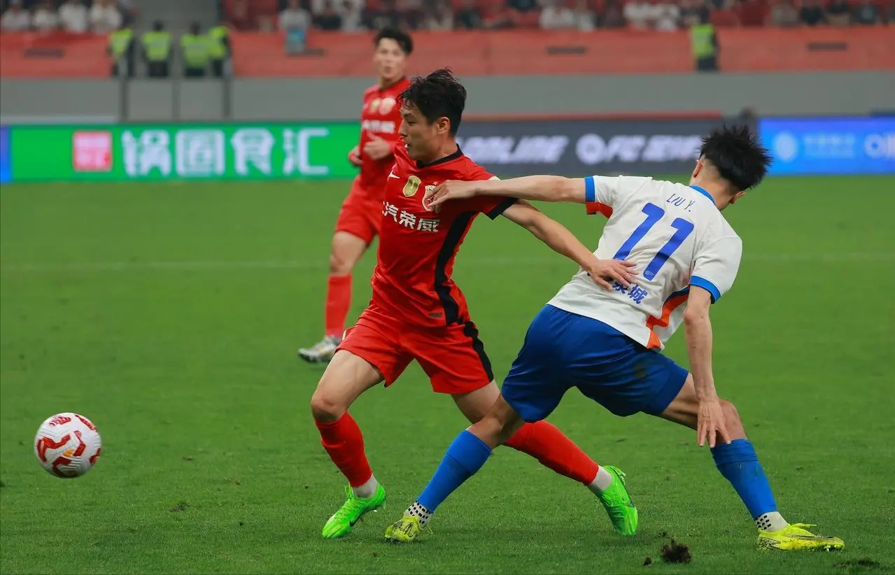 达麟操盘 邝兆镭拒绝回中超，加盟西协乙劲旅，签约2年，直接随一线队训练